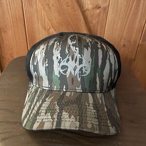 Hunting cap lot